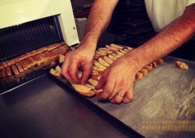 Cottura dei Biscotti alla mandorla